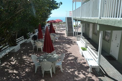 Schooner Hotel Сейнт Пийт Бийч Екстериор снимка